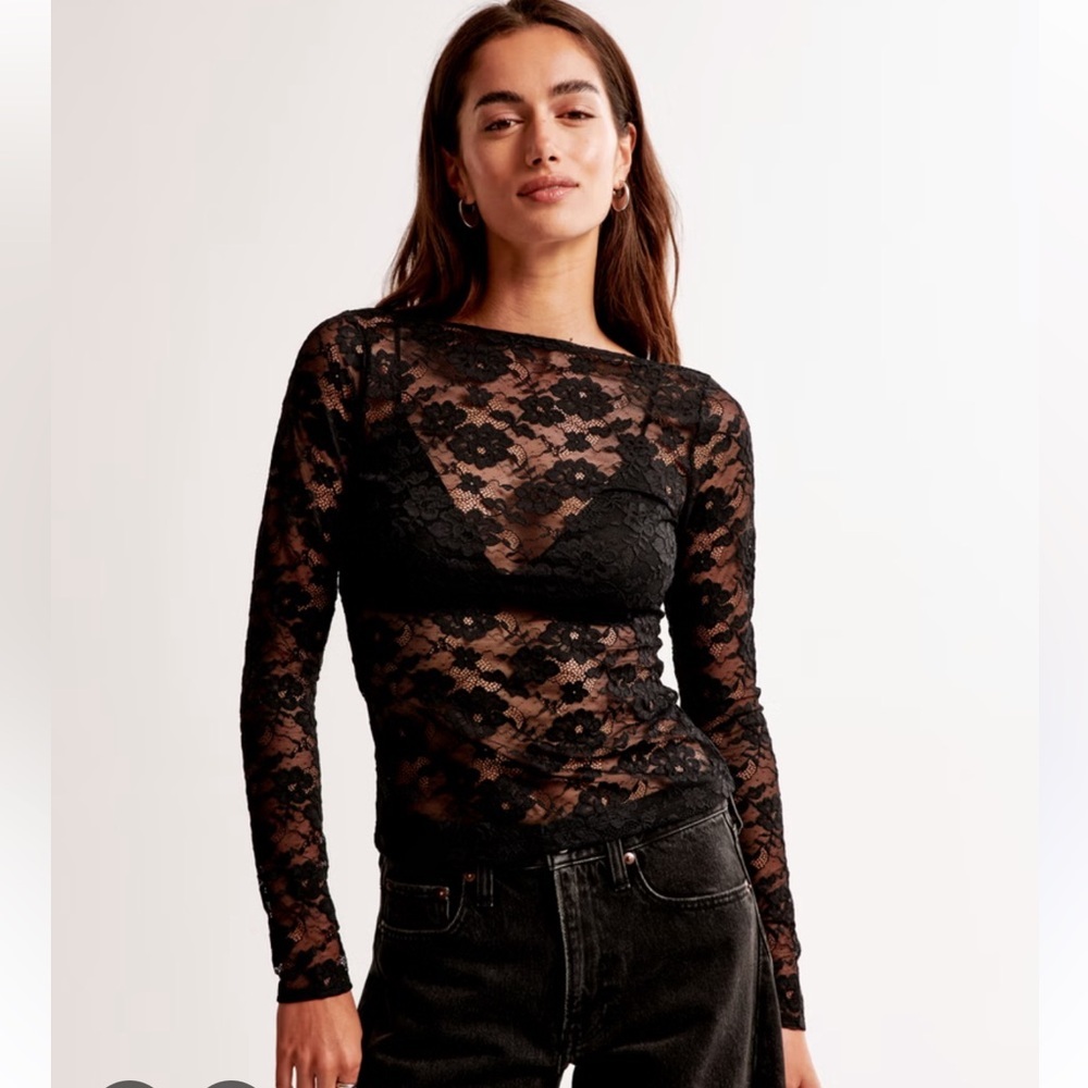 GILLI LACE TOP